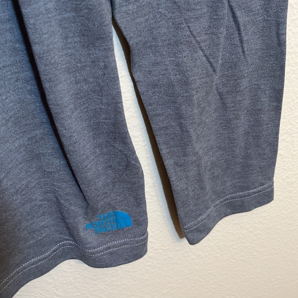 The North Face Gray Button Long Sleeve Shirt - Picture 4 of 10
